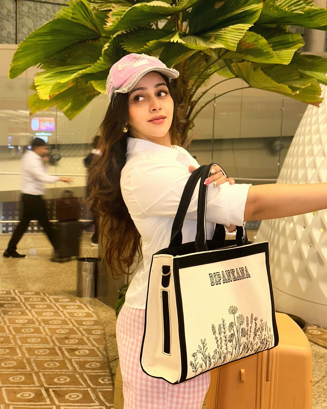 Top Trending Travel Bag India 2025 – IN VOGUISH Embroidered Bag