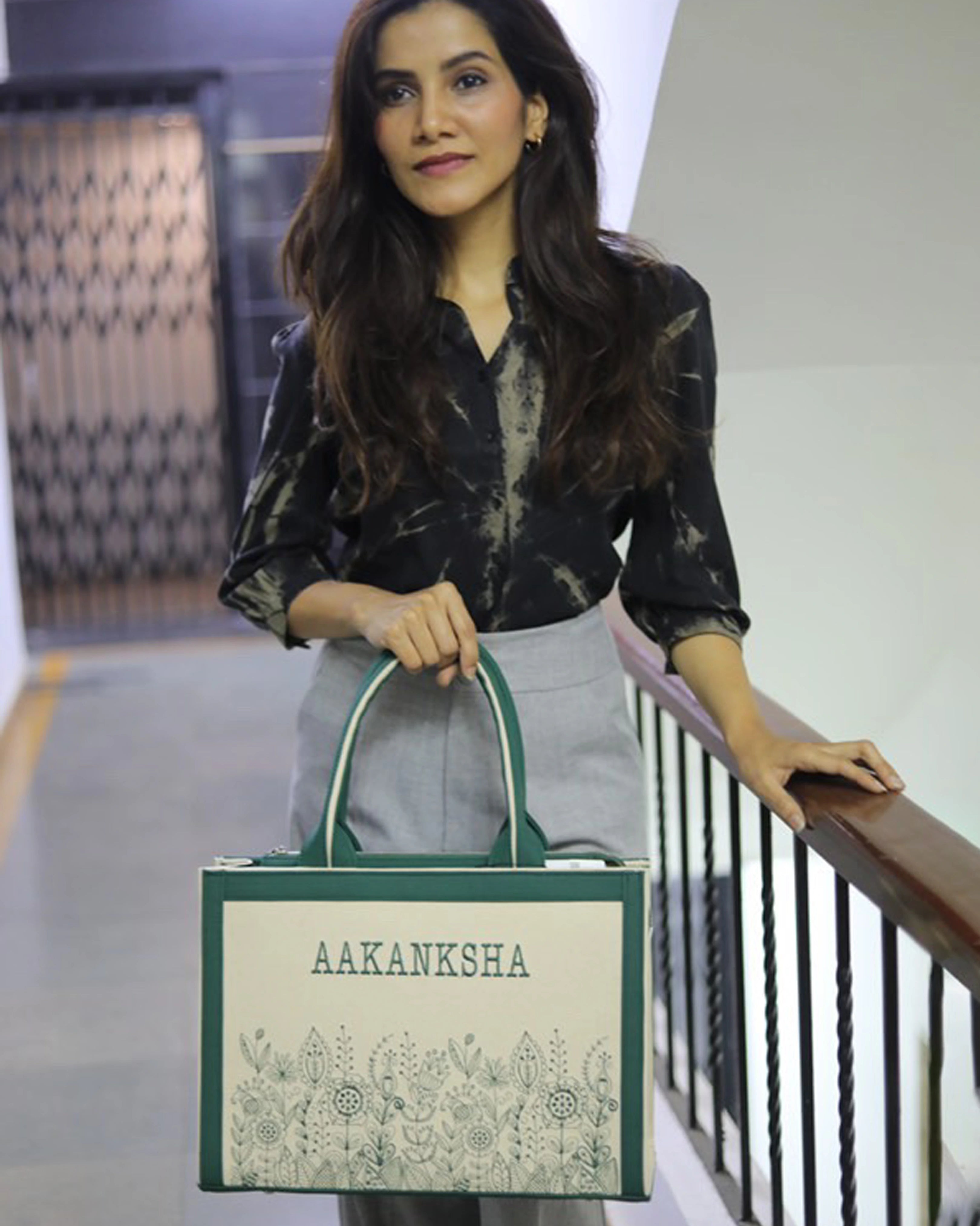 Customized Canvas Denim Embroidered Designer Flowers Bag - Green