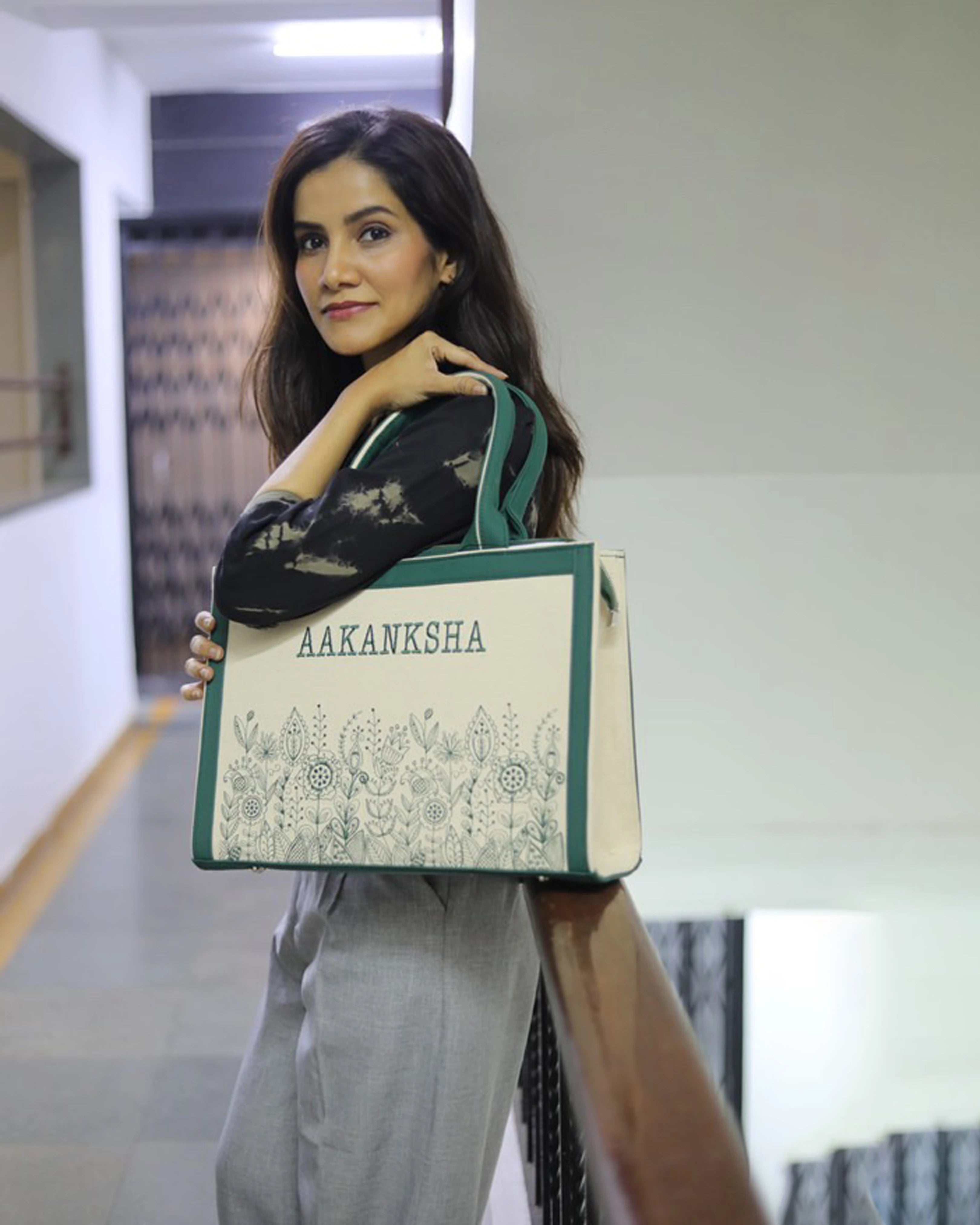 Customized Canvas Denim Embroidered Designer Flowers Bag - Green