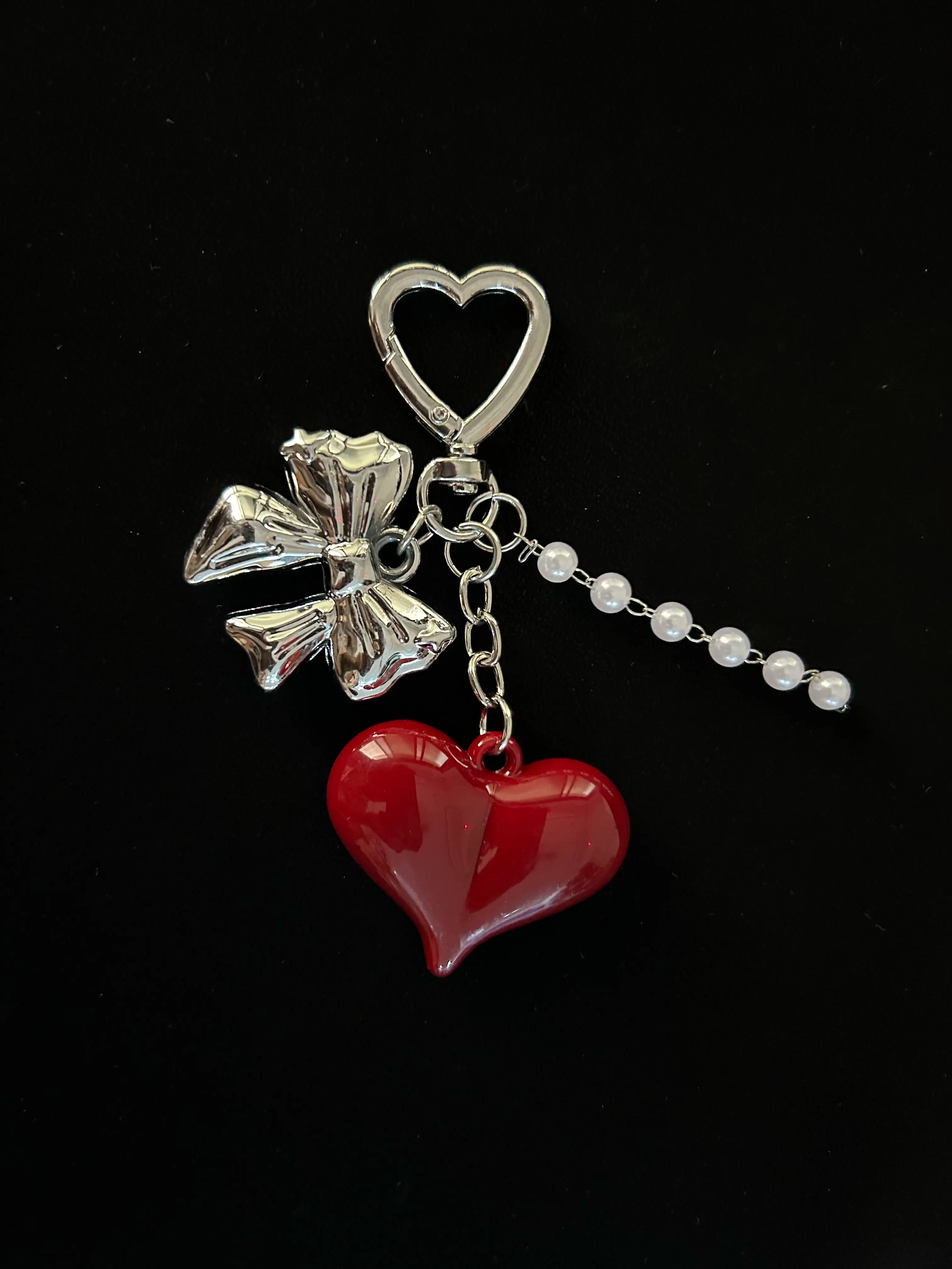 Pearl Blush Heart Charm – Glam Bow Edition